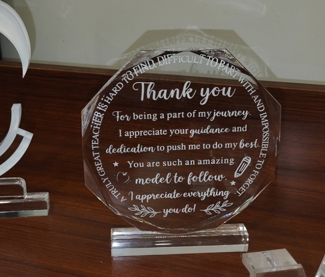 Acrylic Award Custom Engraved UV Acrylic Trophy High Quality Three Sizes Souvenir Gift Plastic Trophies