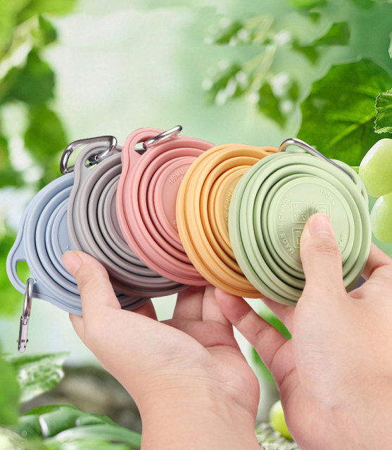 Folding Silicone Cup Outdoor Travel Mug with Lid Carabiner