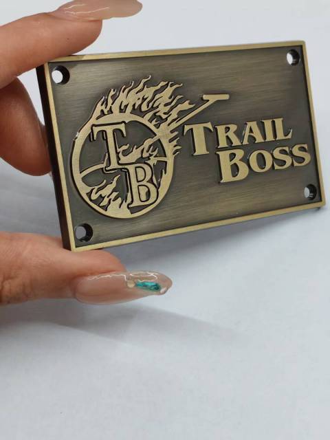 Embossed Zinc Alloy Nameplate Die-Cast Label Badge