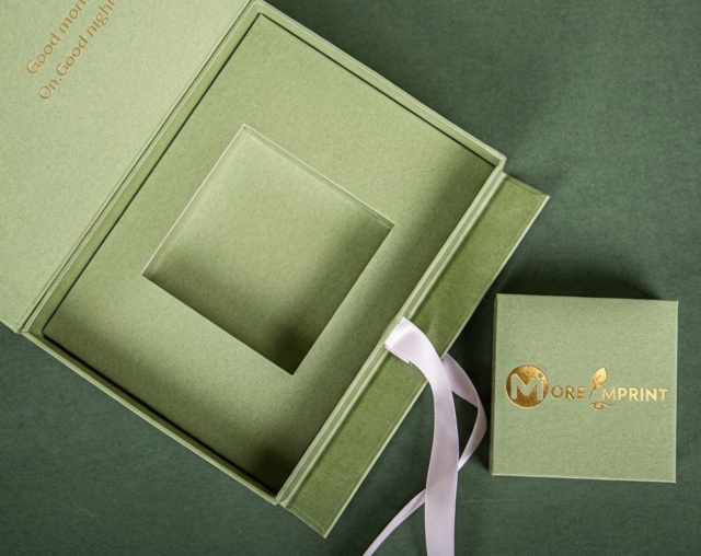 Magnetic Flip-Top Handle Gift Box w/ Inner Jewelry Case