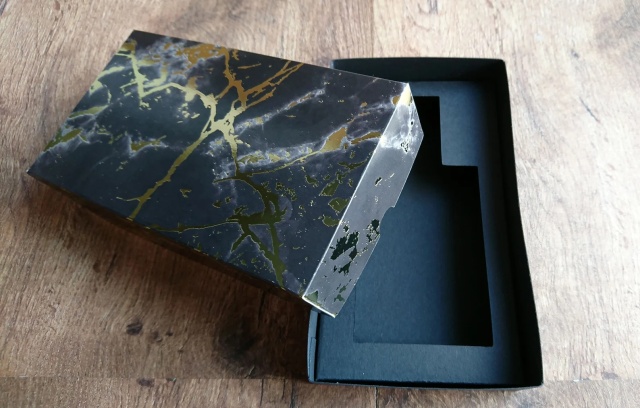 Embossed Cardboard Lid Gift Box Cosmetic Perfume Packaging