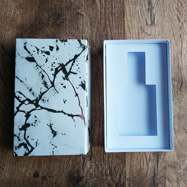 Embossed Cardboard Lid Gift Box Cosmetic Perfume Packaging