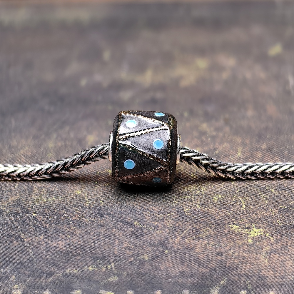 Moss Glitter Blue Dots