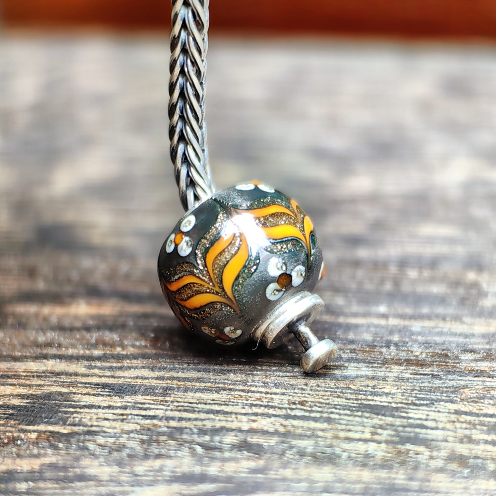 Moss Dark Peacock Feather