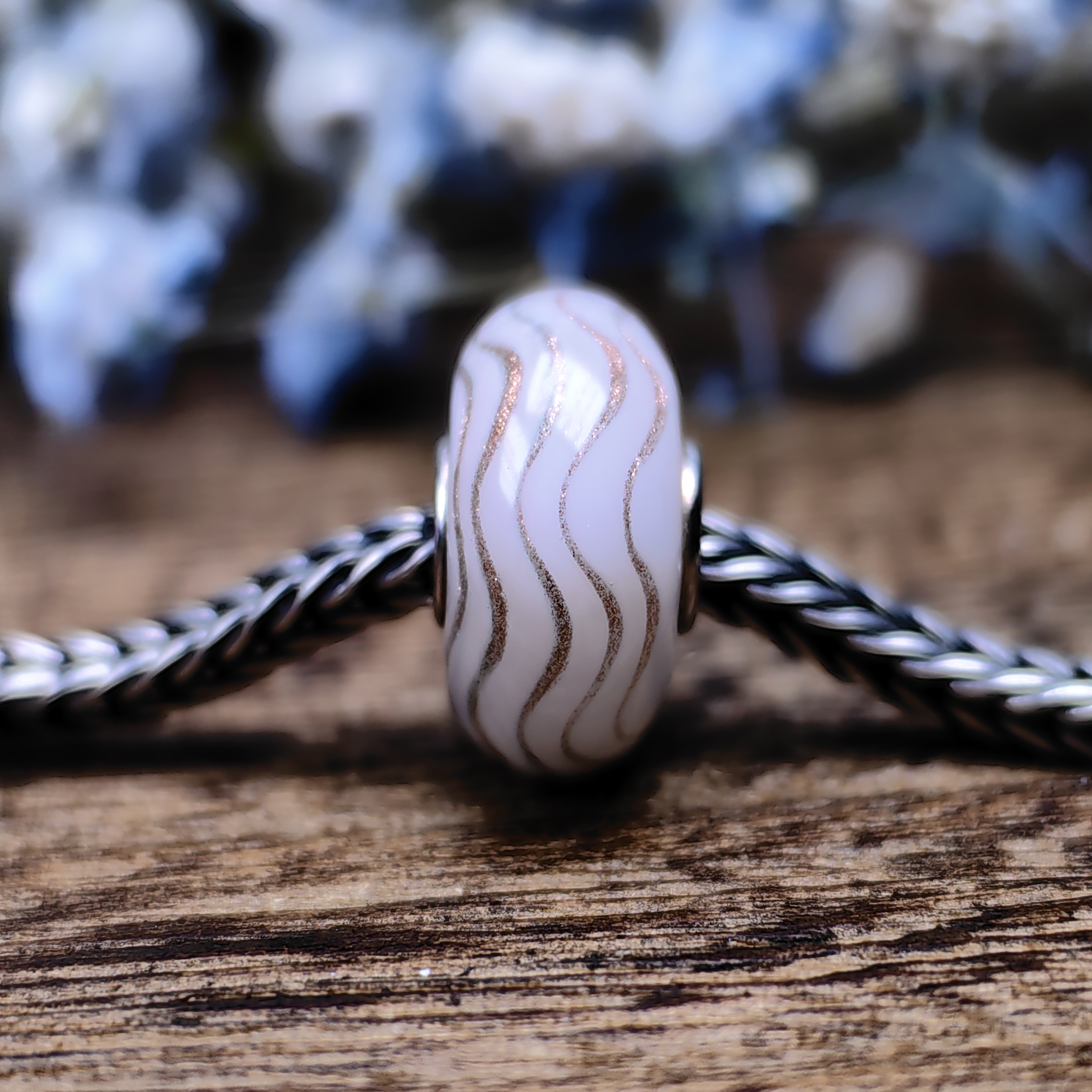 Milky Glittering Ripple