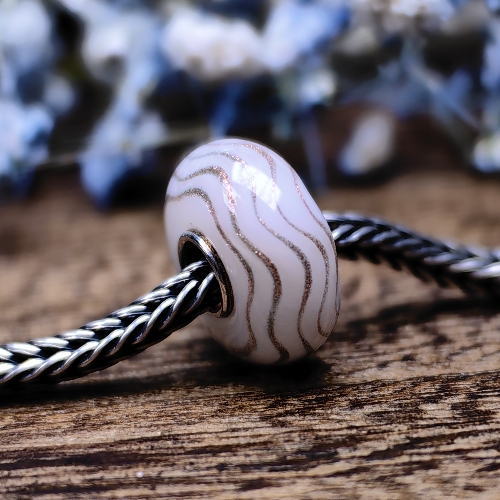 Milky Glittering Ripple