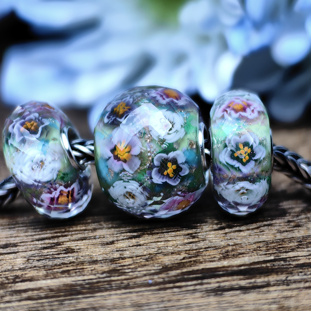 Green Glittering Garden