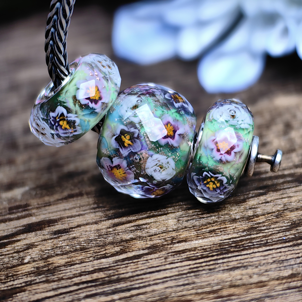 Green Glittering Garden