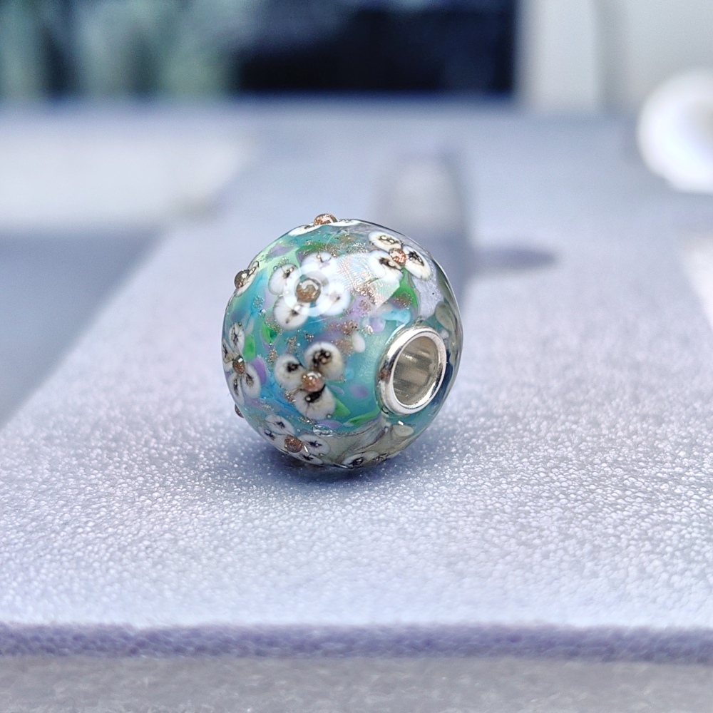 Sky Glittering Rocky Flowers