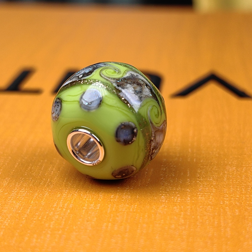 Apple Green Lucky Swirls