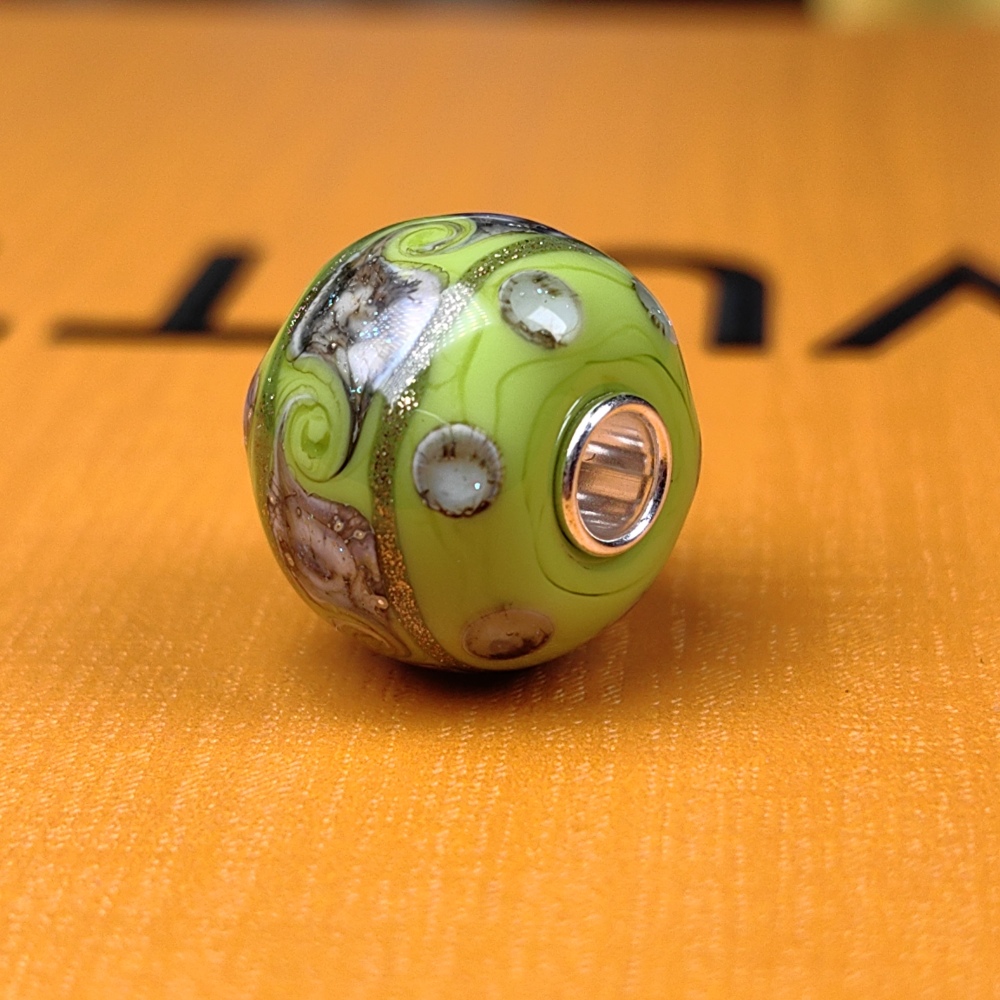 Apple Green Lucky Swirls
