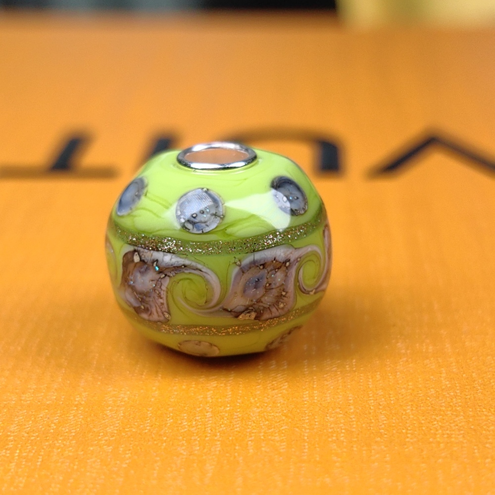 Apple Green Lucky Swirls
