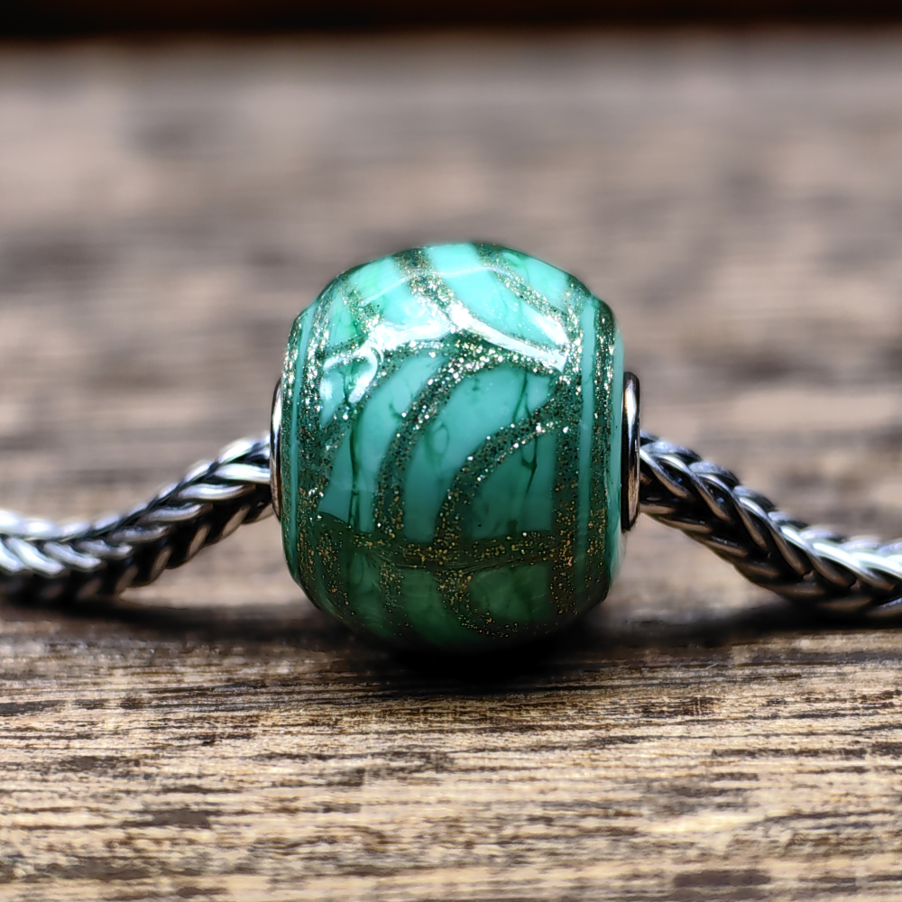 Turquoise Glittering Vein