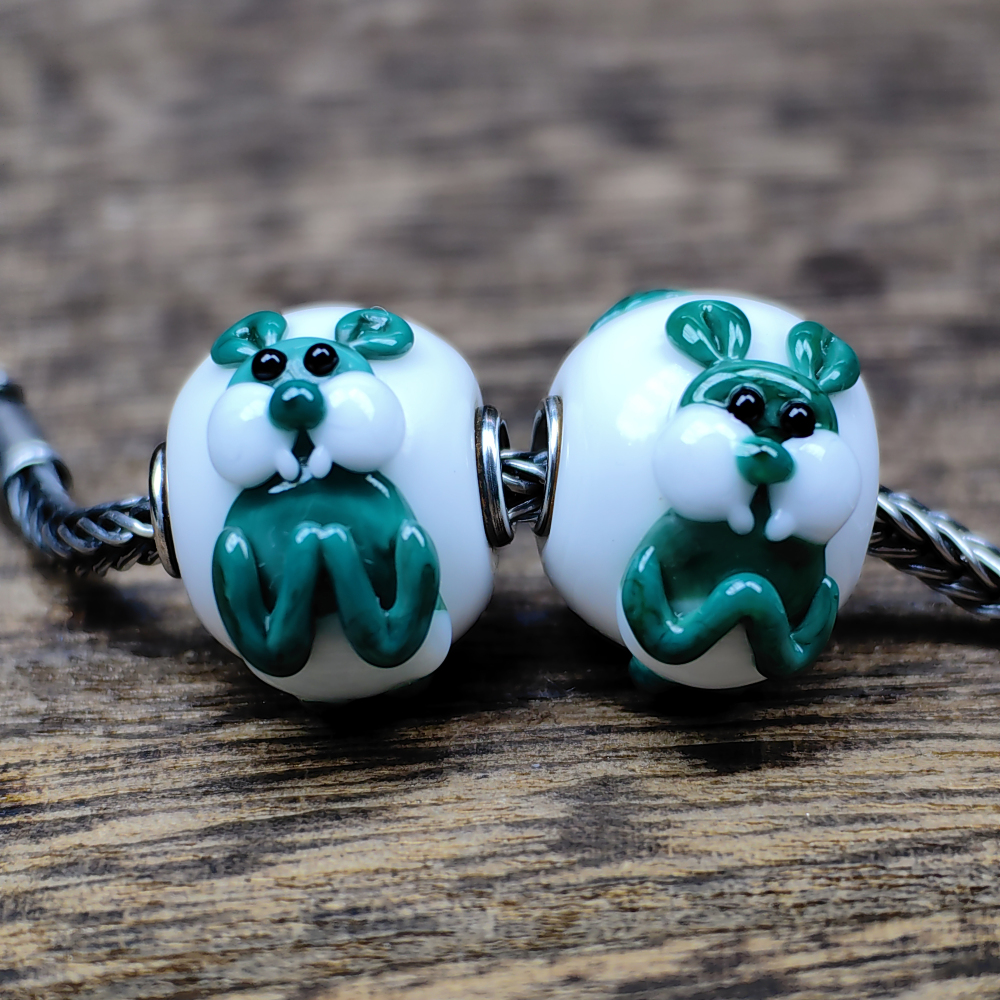 Green-Blue Squirrel
