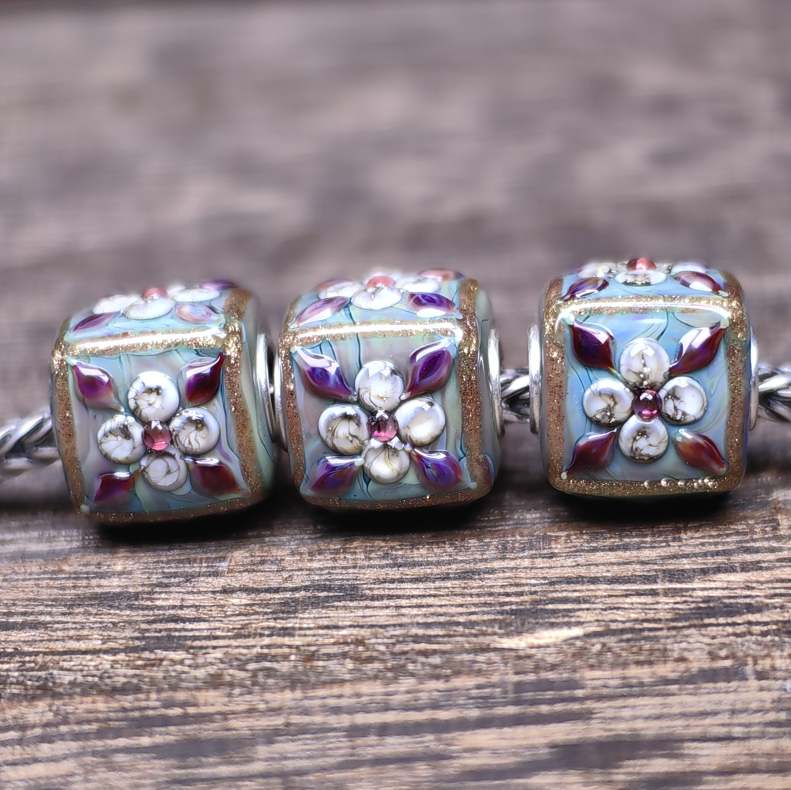 Elegant Flower Cube