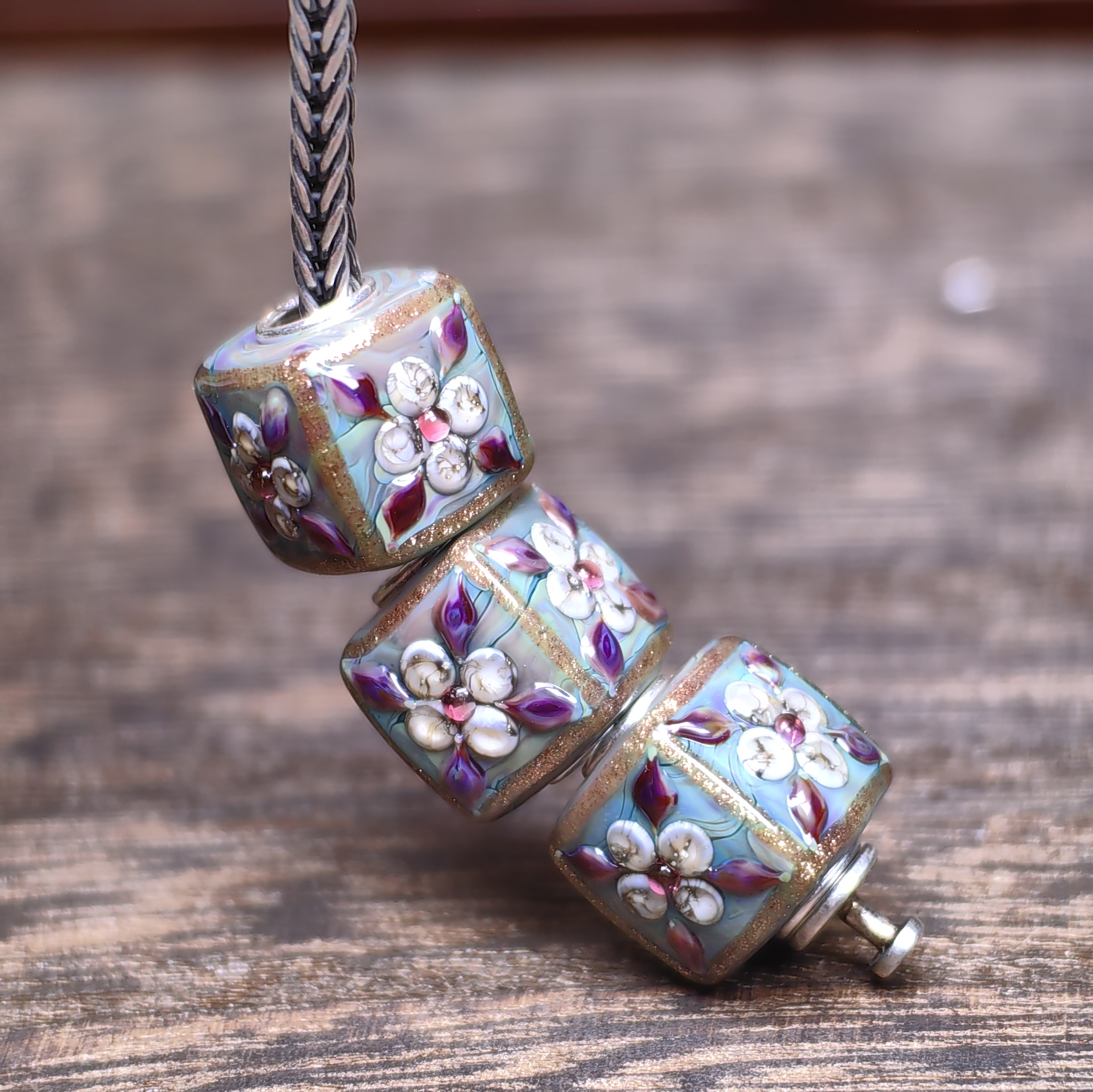 Elegant Flower Cube
