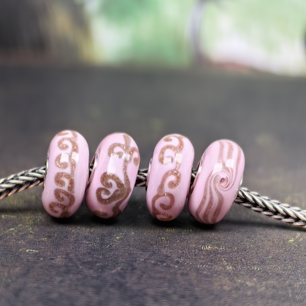 Pink Glittering Lucky Pattern