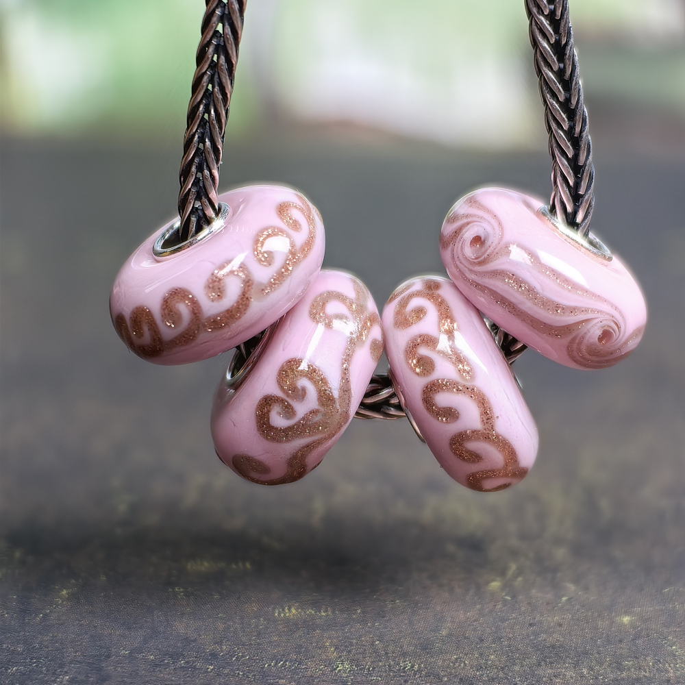 Pink Glittering Lucky Pattern
