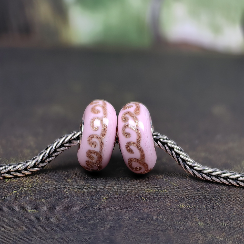 Pink Glittering Lucky Pattern