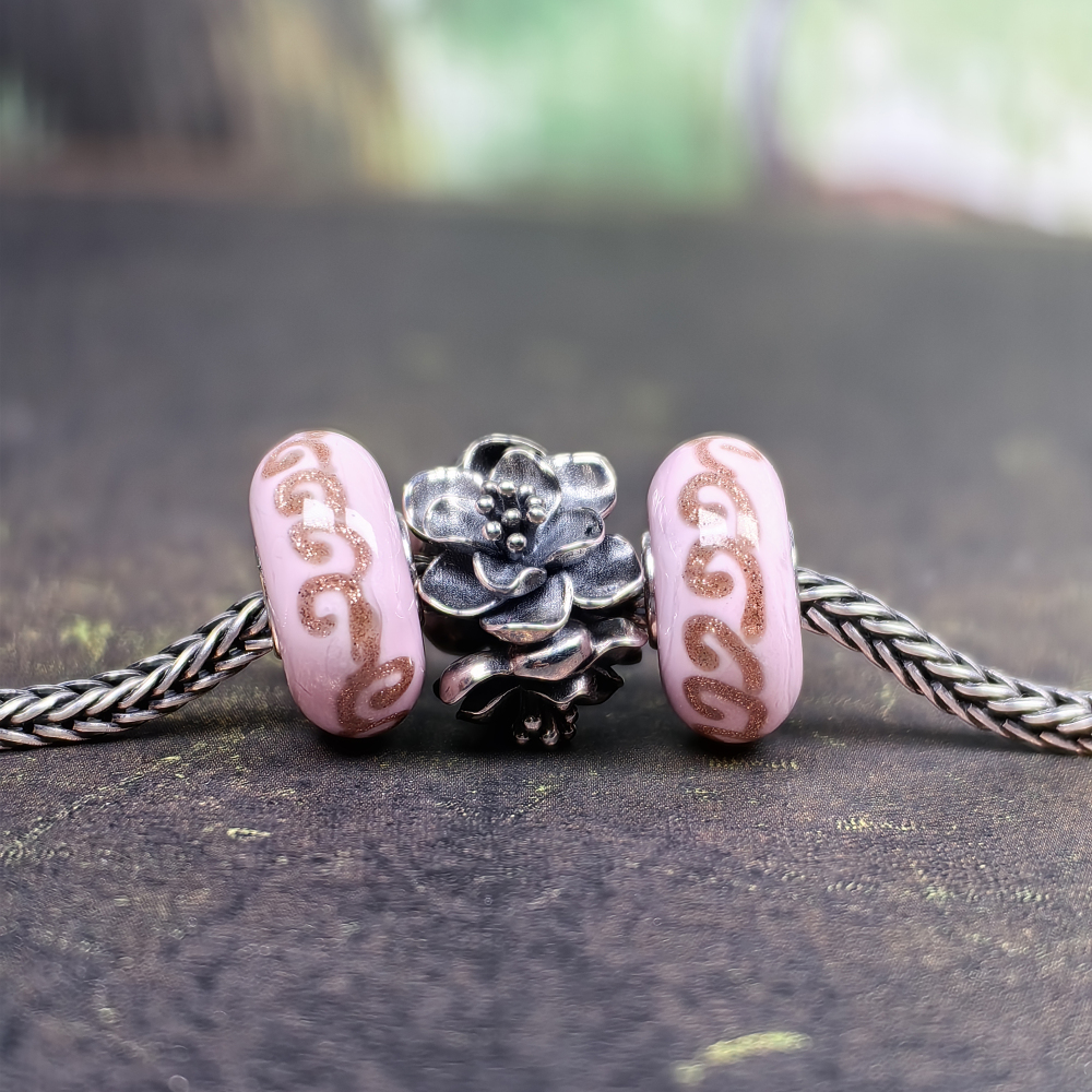 Pink Glittering Lucky Pattern