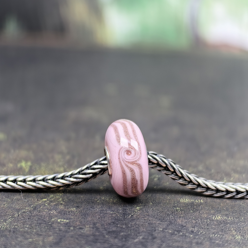 Pink Glittering Lucky Pattern