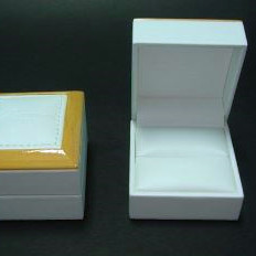 Wood Frame Large Ring Box