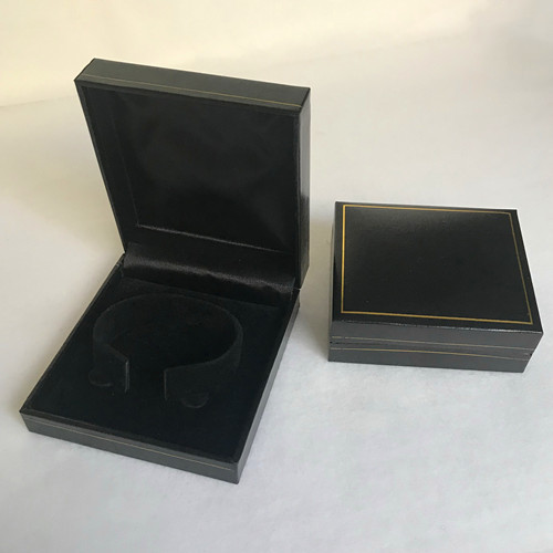 Gold Line Bangle Box
