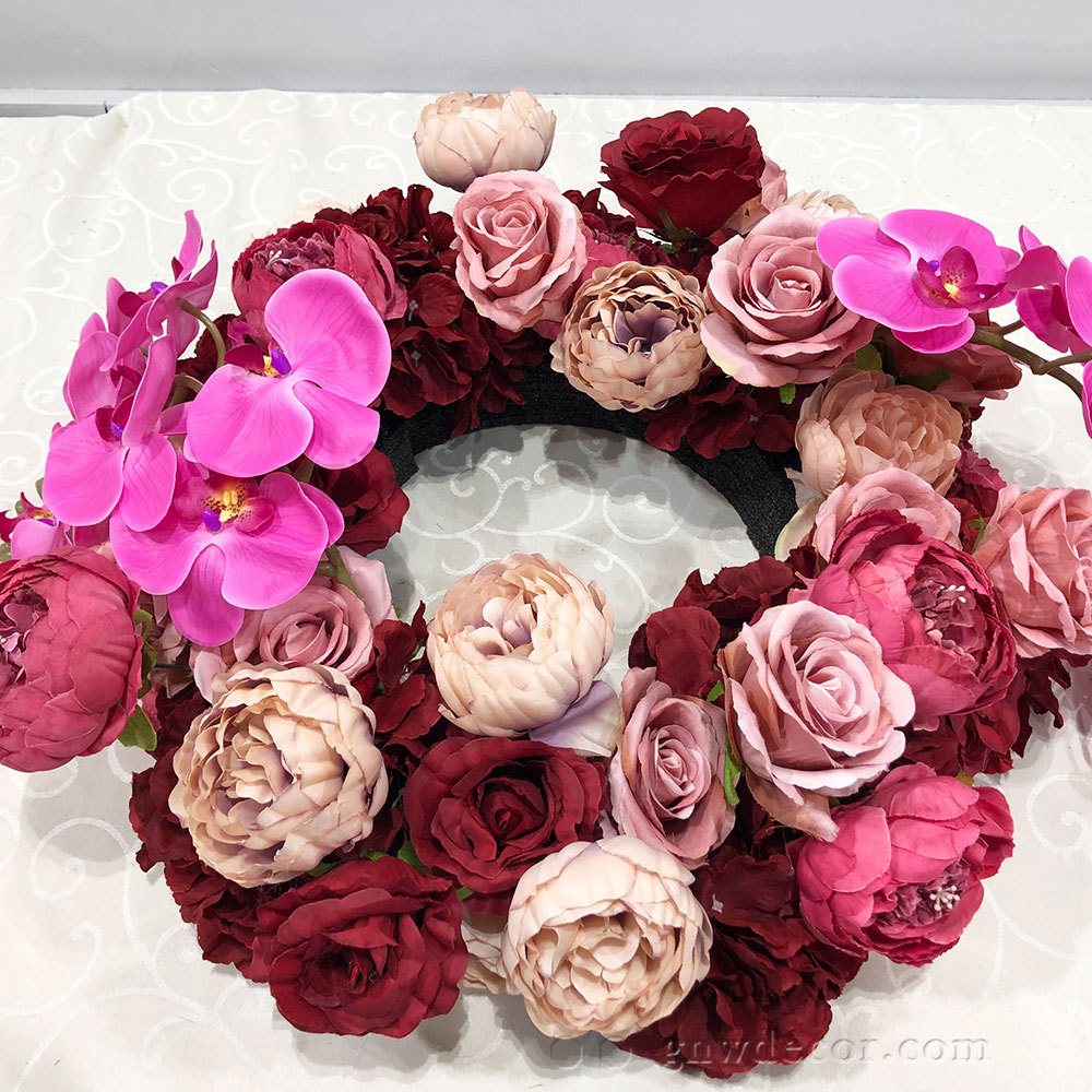 Artificial flower wreath