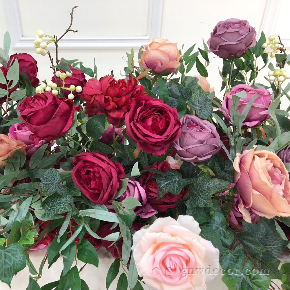 Artificial flower wreath