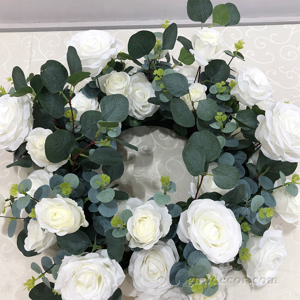 Artificial flower wreath