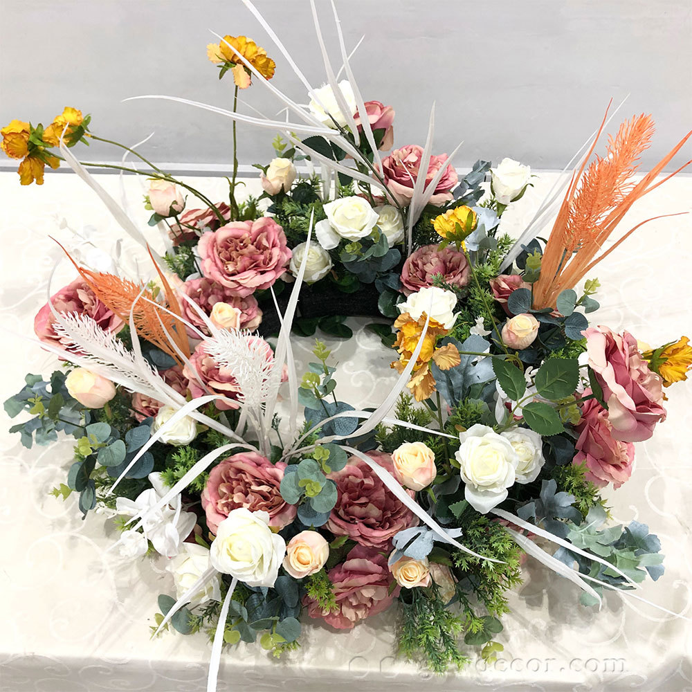 Artificial flower wreath