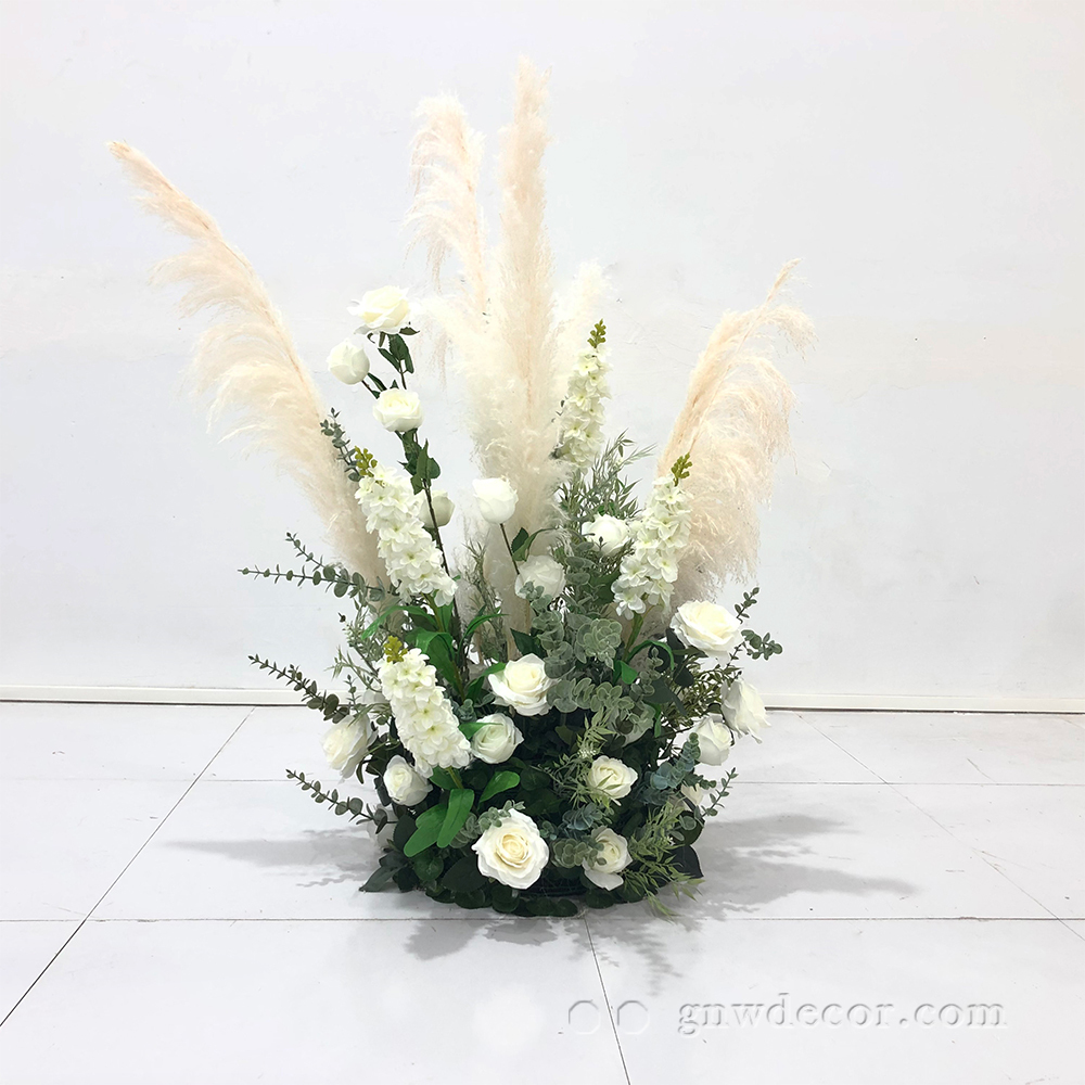 Artificial flower arrangement