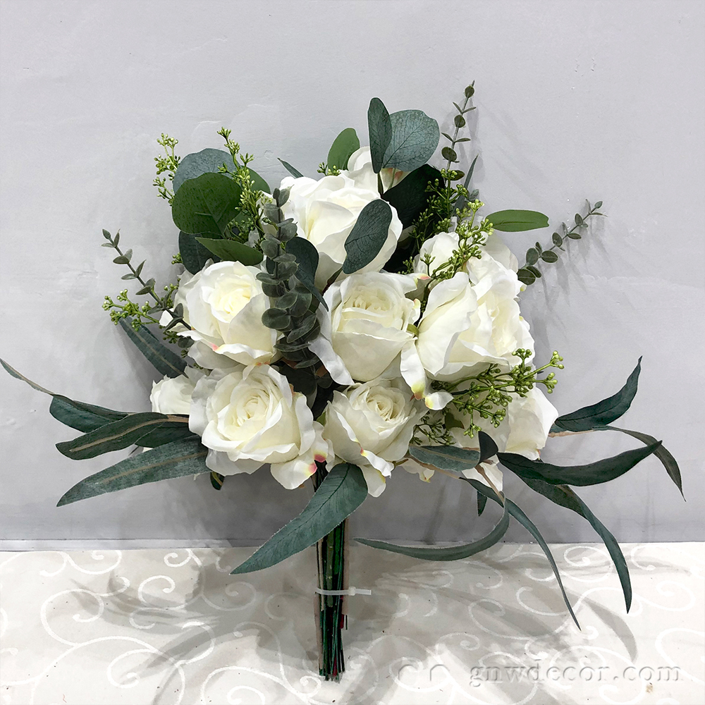 Artificial flower bouquet