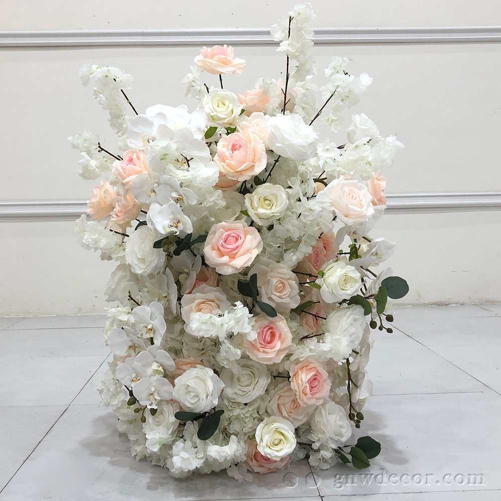 Artificial flower arrangement