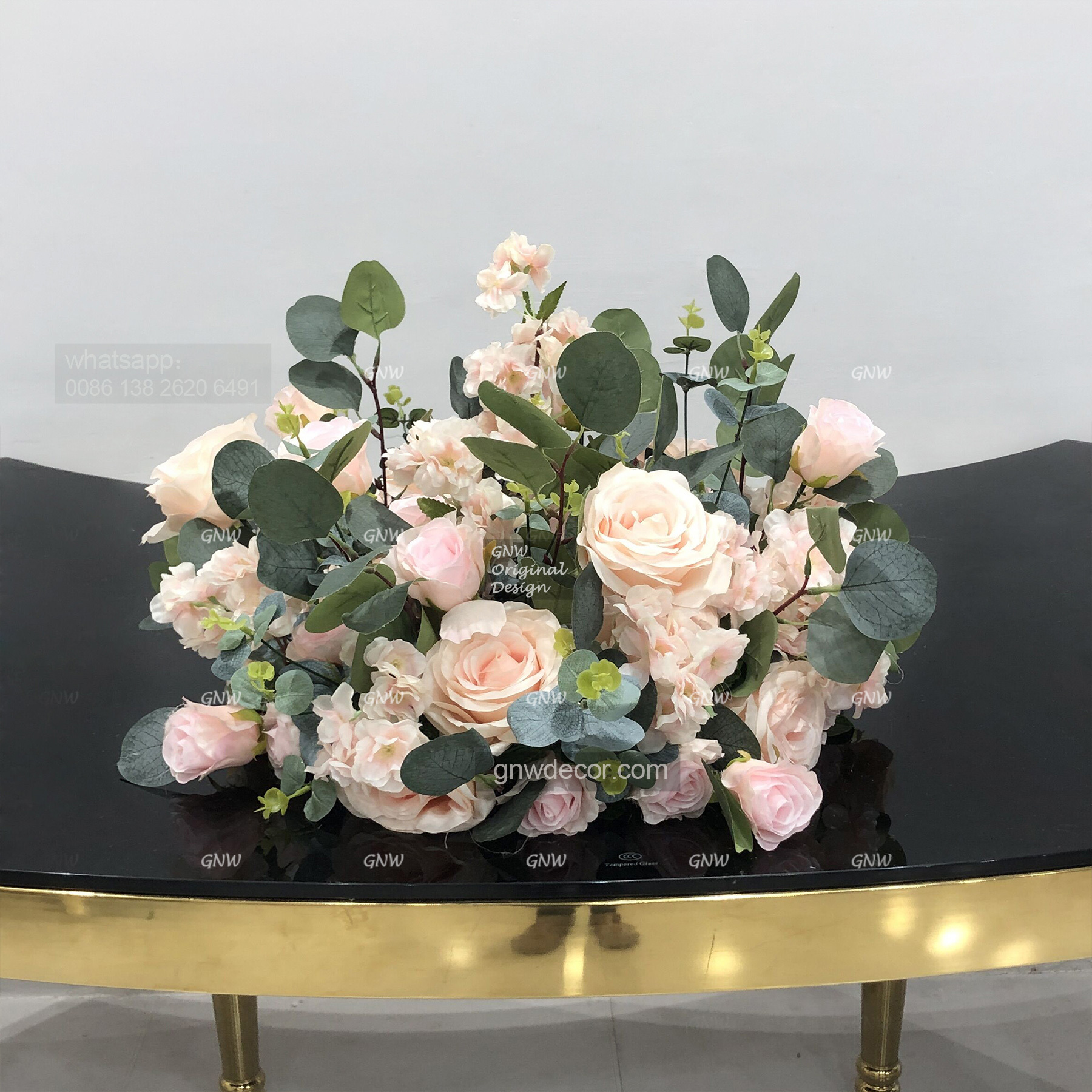 Artificial flower wreath