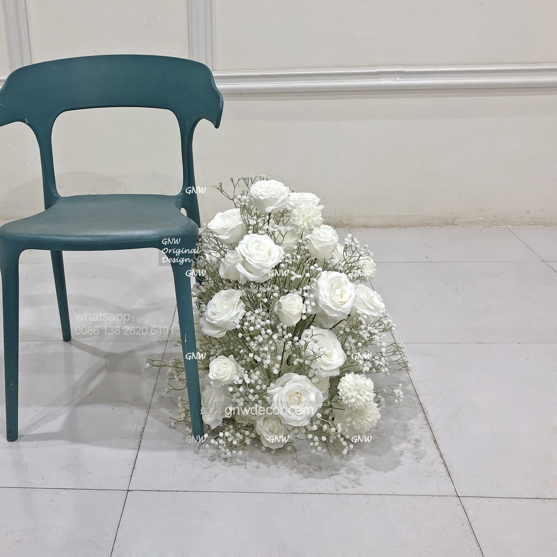 Artificial flower arrangement
