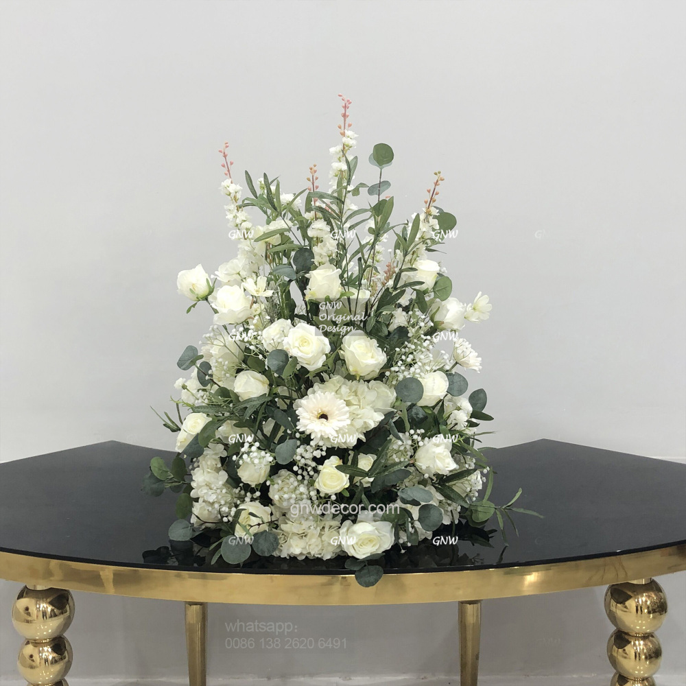Artificial flower arrangement