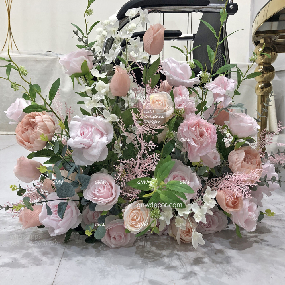 Artificial flower arrangement