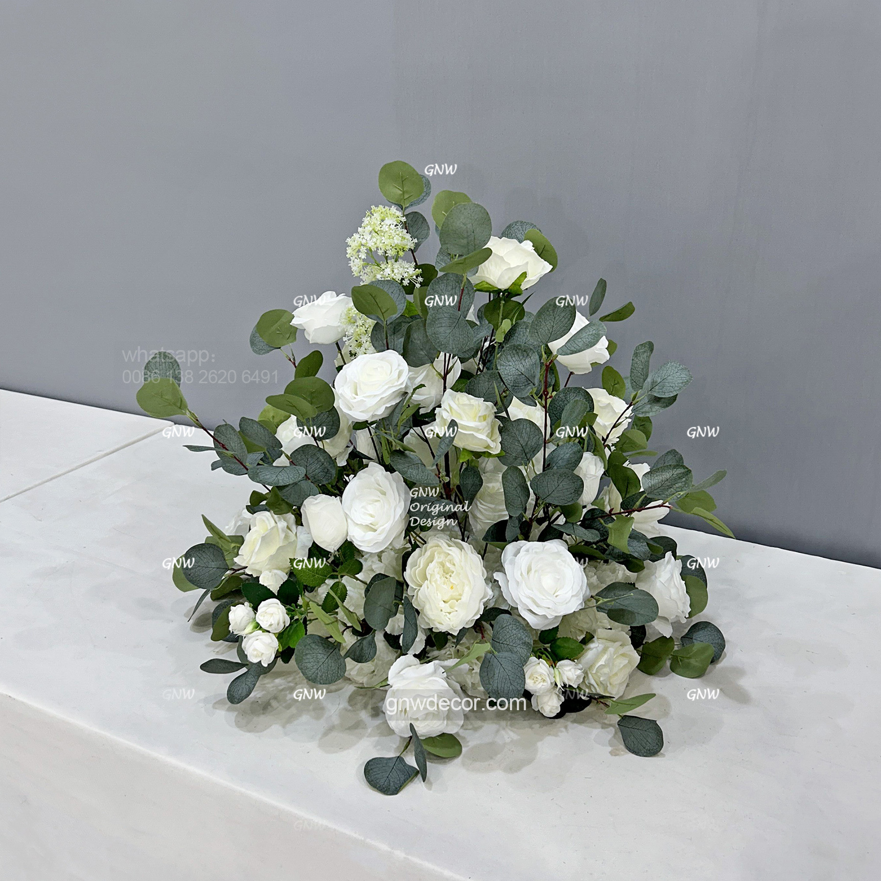 Artificial flower arrangement