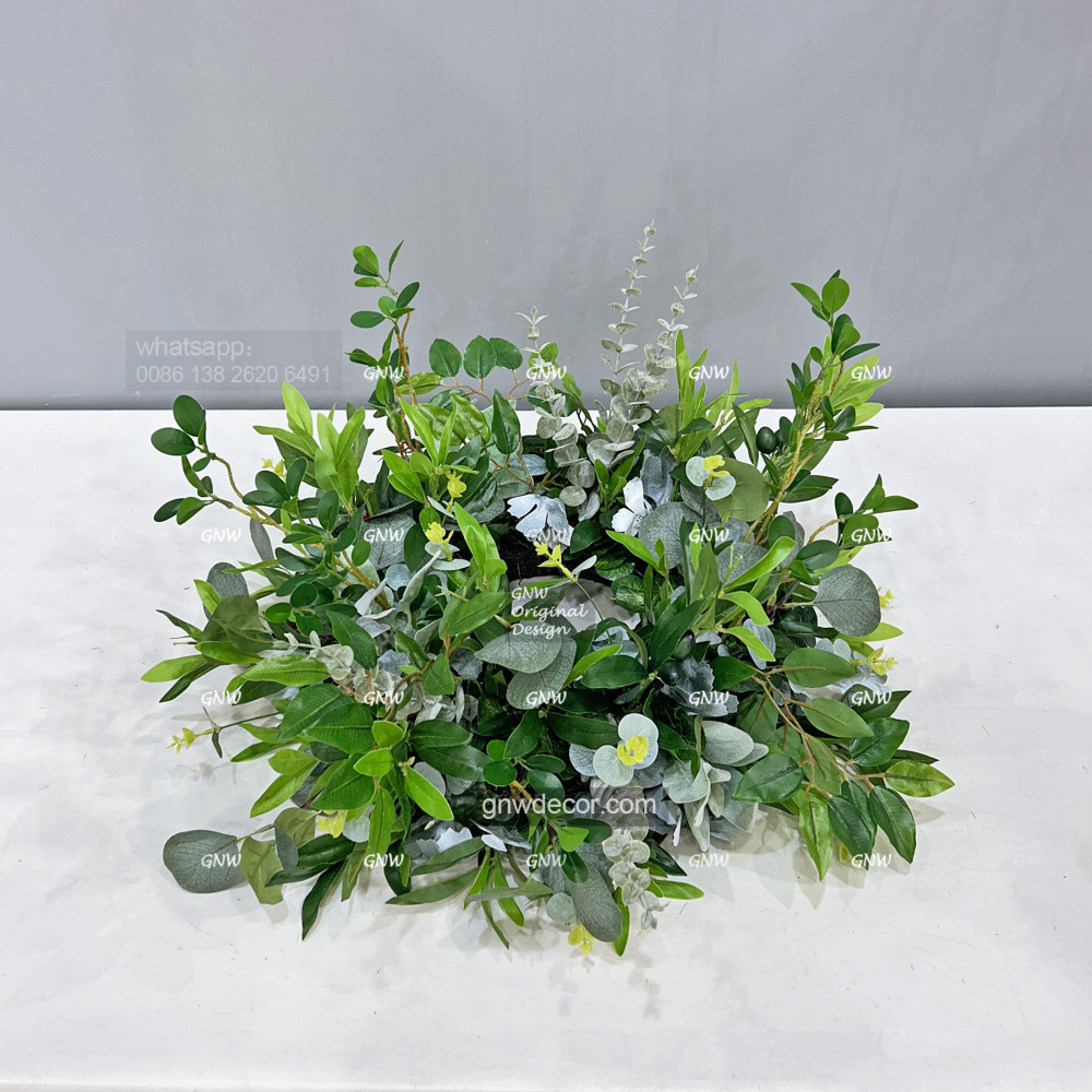 Artificial flower wreath