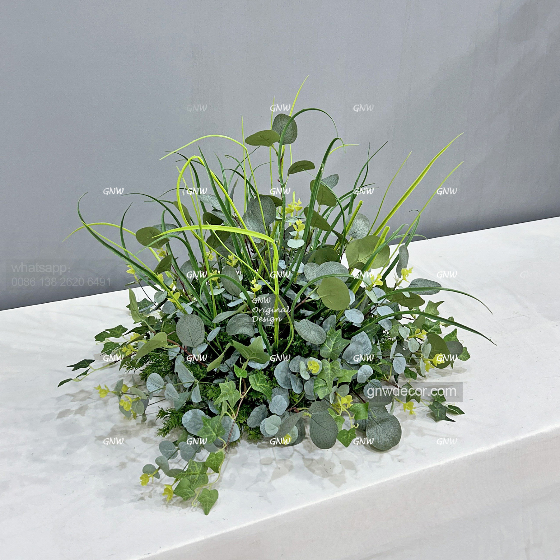 Artificial flower arrangement