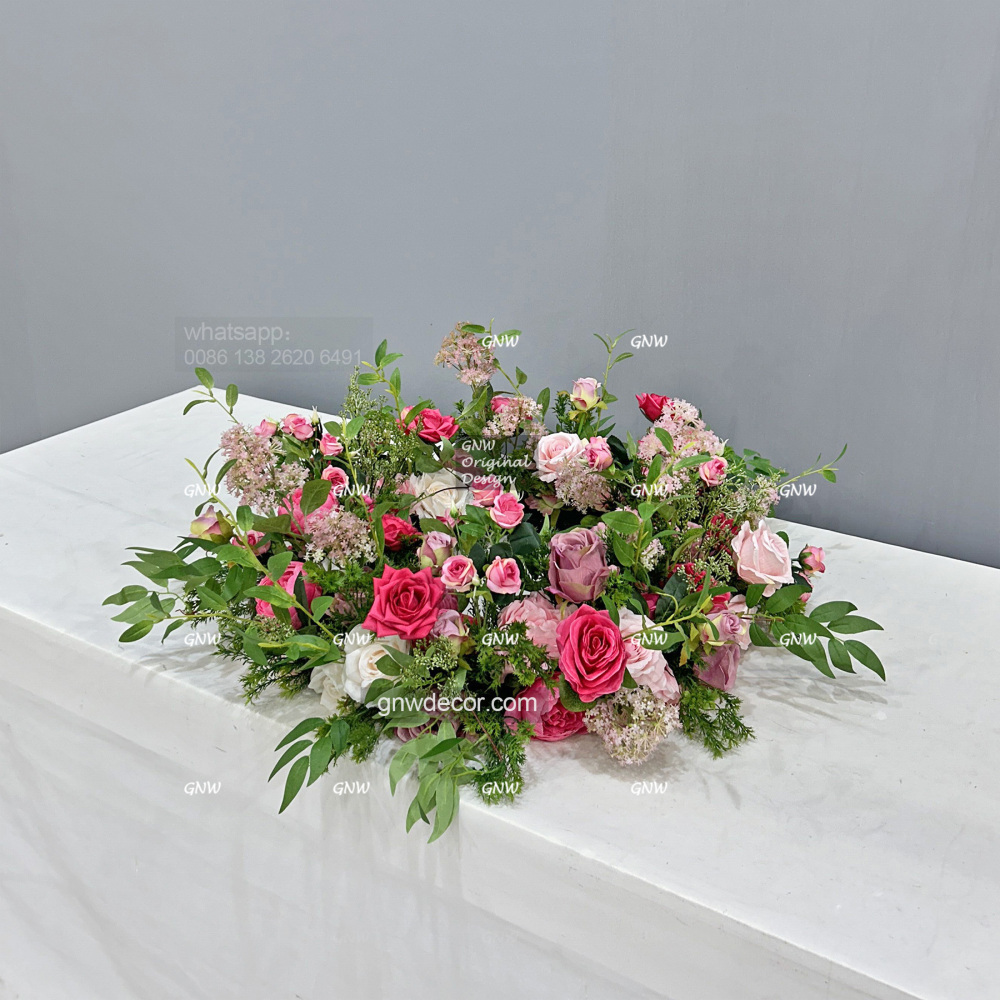 Artificial flower wreath