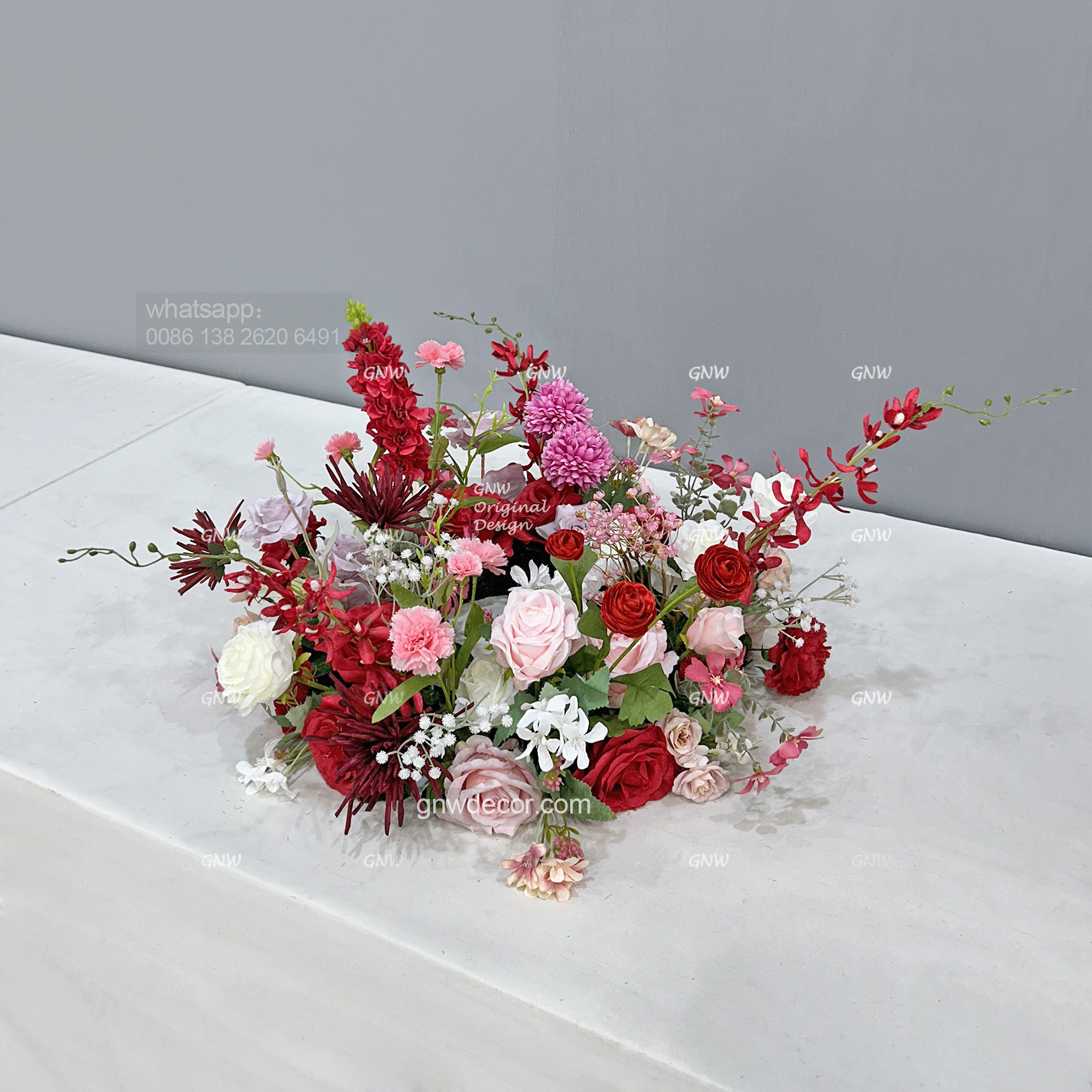 Artificial flower wreath