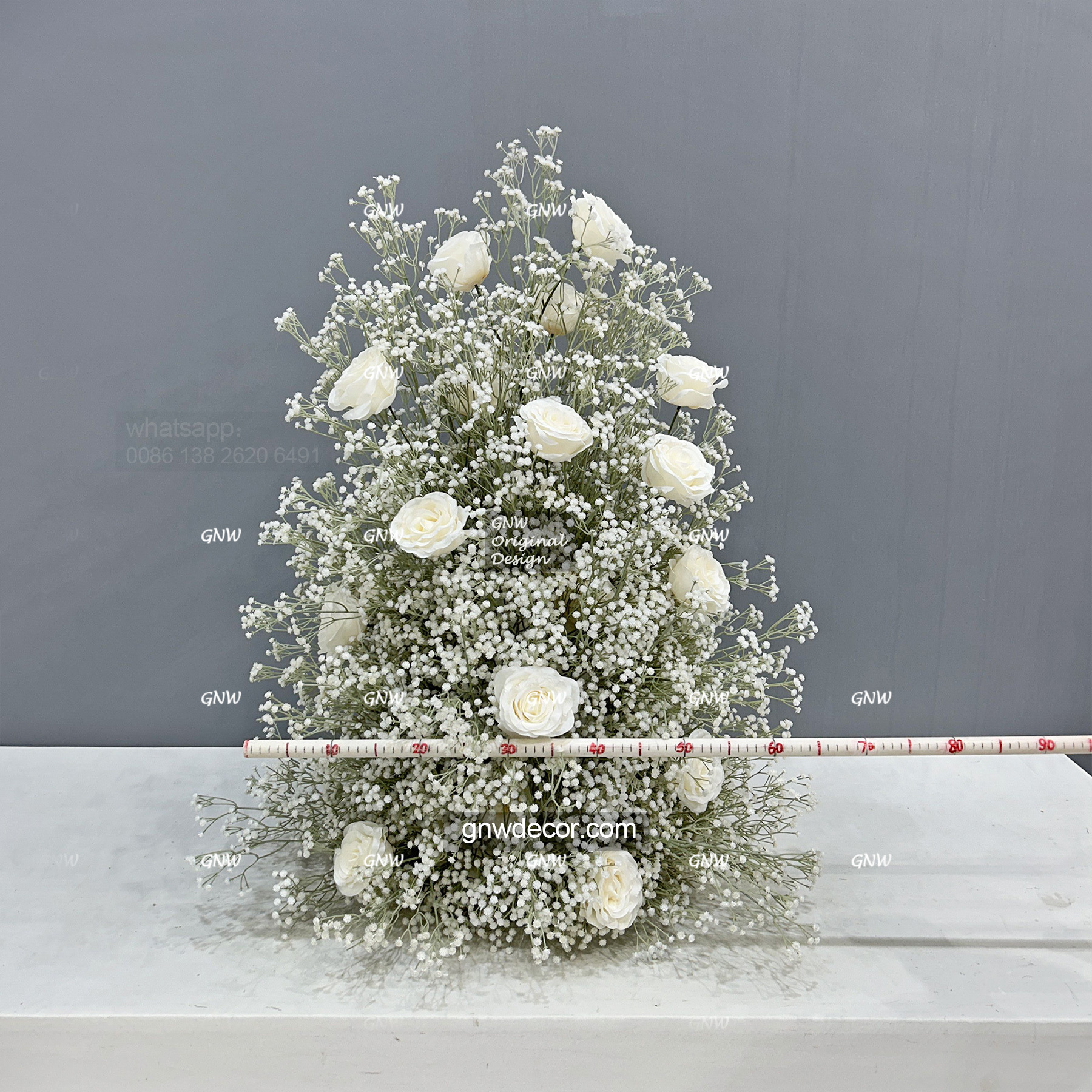 Artificial flower arrangement