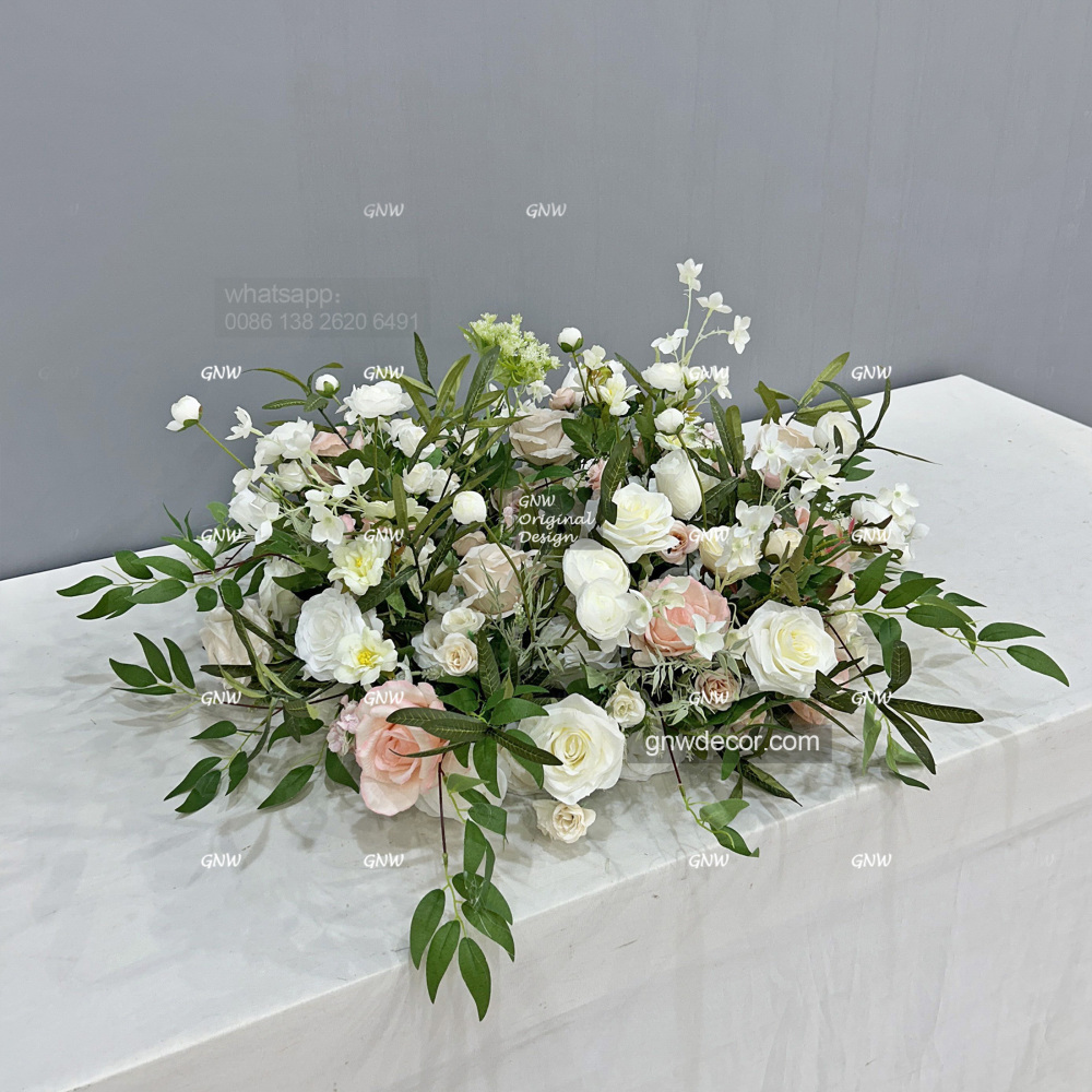 Artificial flower wreath