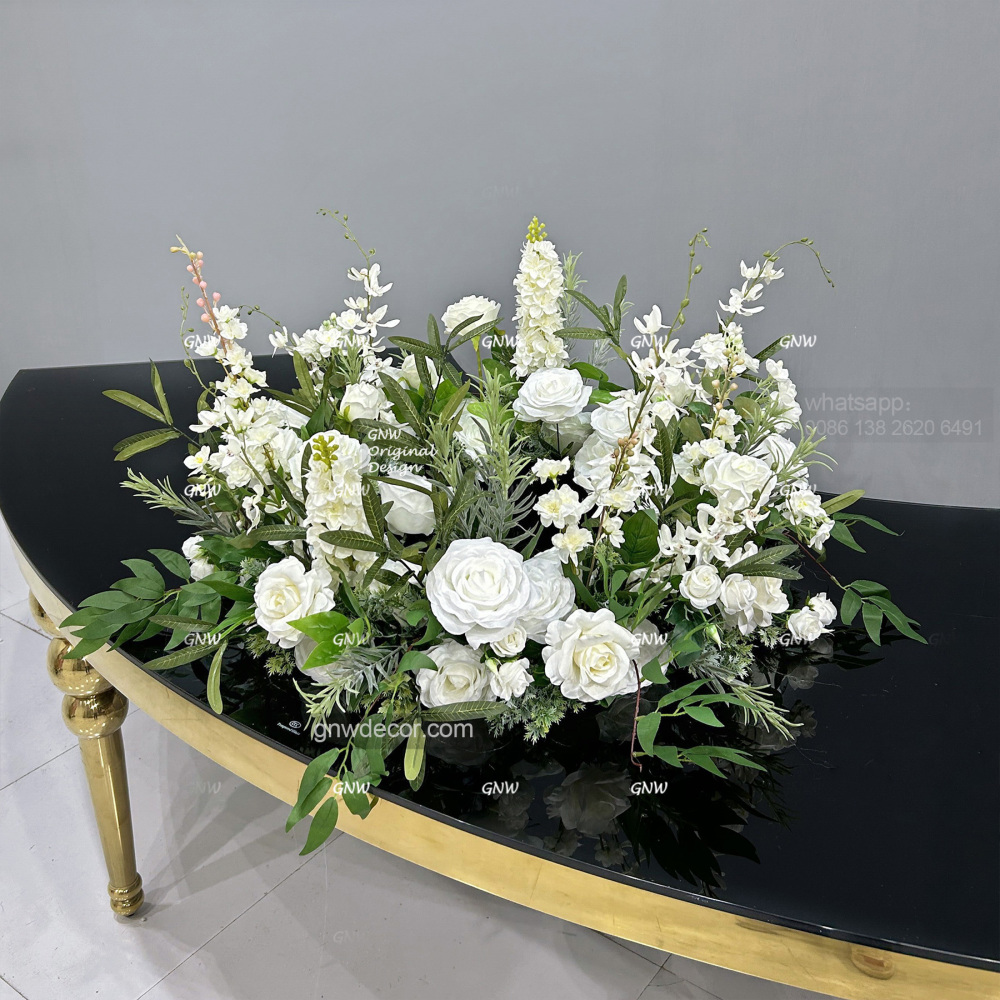 Artificial flower wreath