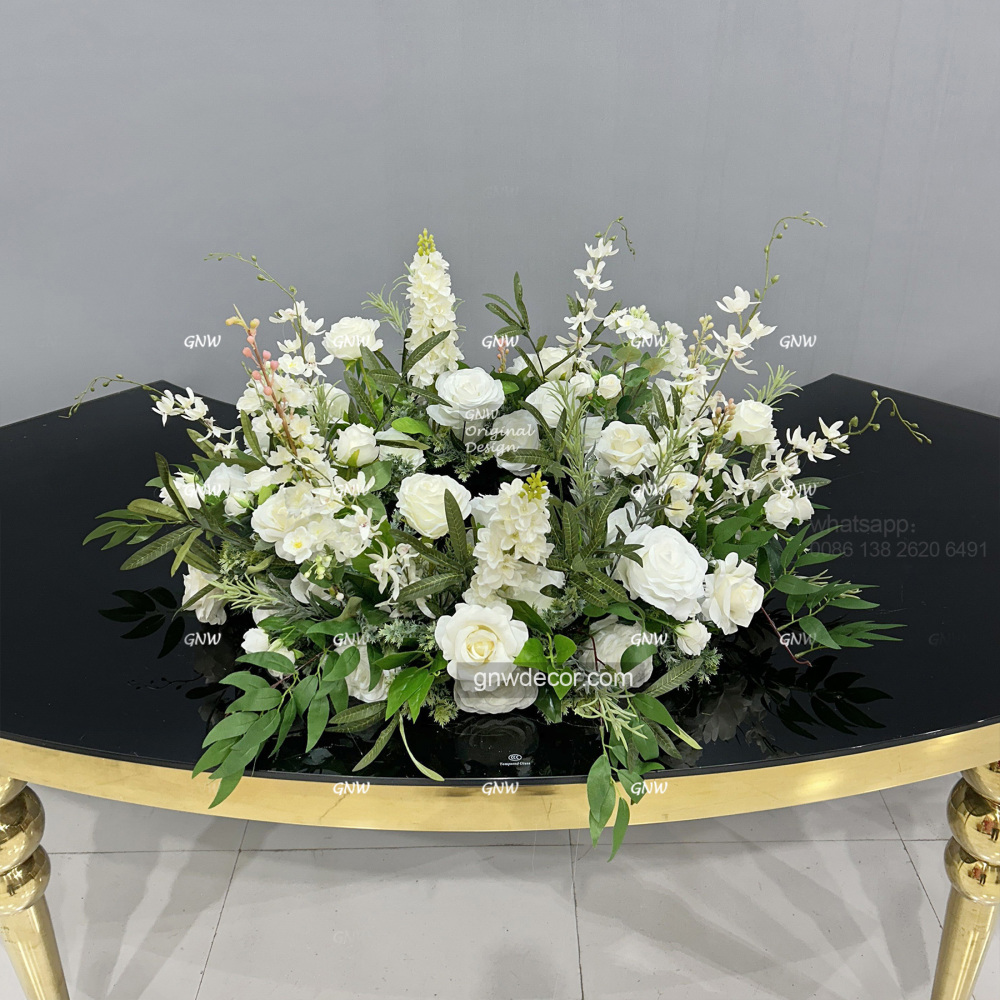 Artificial flower wreath
