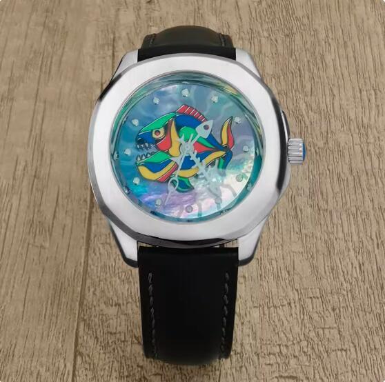 The new men's automatic mechanical watch has a 40mm stainless steel case and a colorful sharp toothed fish dial equipped with a Japanese NH35 movement