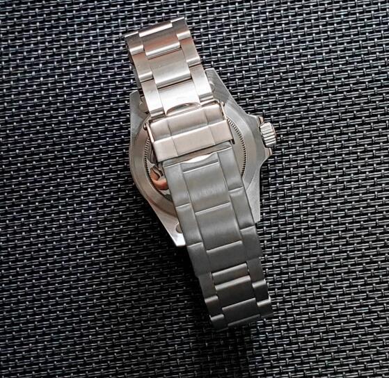 Mechanical watch 39.5mm stainless steel retro case+steel strip green glow camouflage dial with NH35 movement