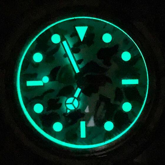 Mechanical watch 39.5mm stainless steel retro case+steel strip green glow camouflage dial with NH35 movement